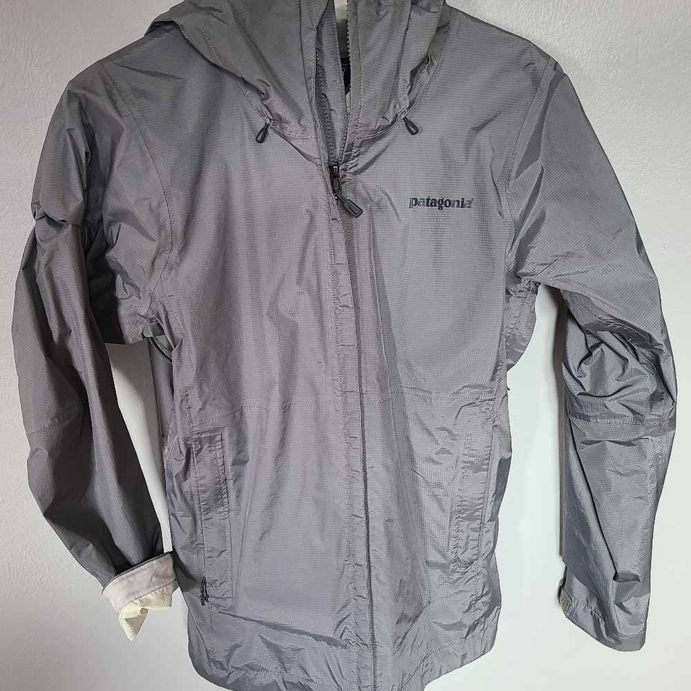 Patagonia rain Jacket w/ Pit Zips, Medium, Gray